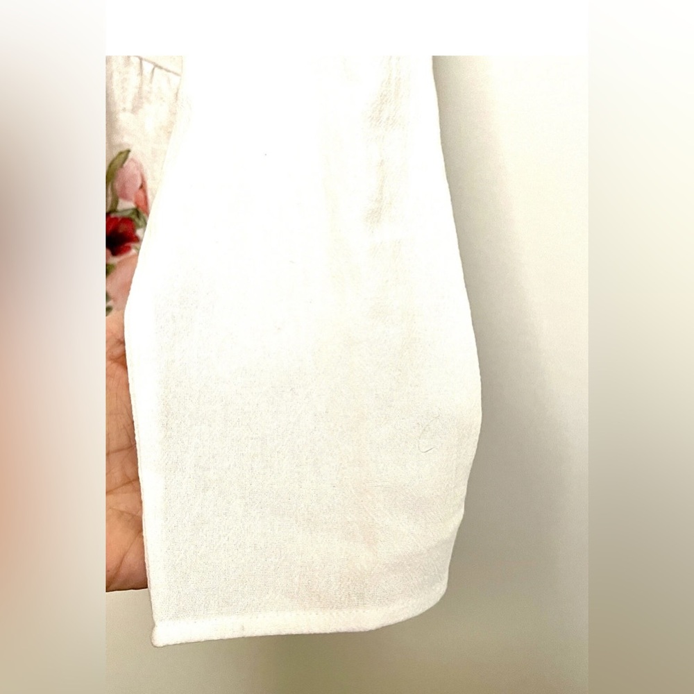 By Made With ❤️ Floral Wayercolor White Women's Top - Picture 4 of 12